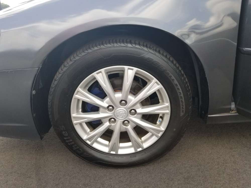 Buick Lucerne 2010 Gray