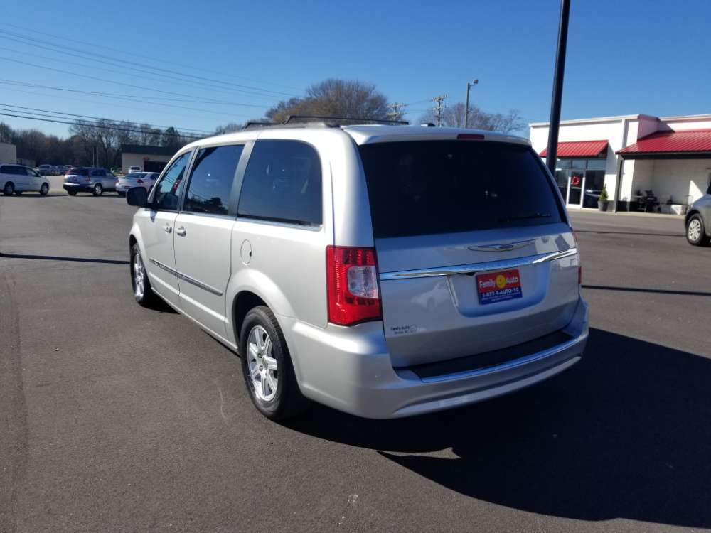 Chrysler Town & Country 2011 Silver